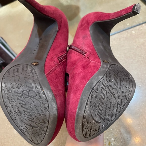 Shoes - Picture 2 of 2